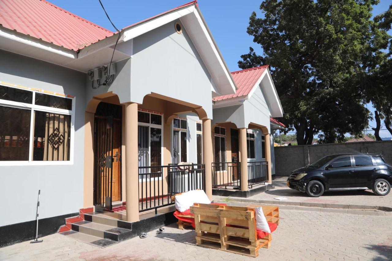 Pearl Lulu Modern Bnb Homestay Dar es Salaam Eksteriør billede