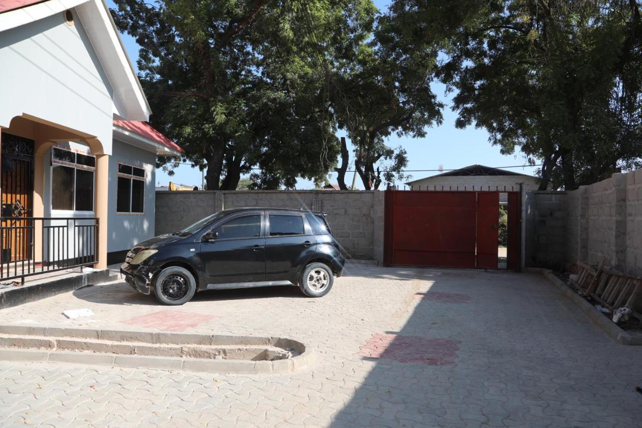 Pearl Lulu Modern Bnb Homestay Dar es Salaam Eksteriør billede
